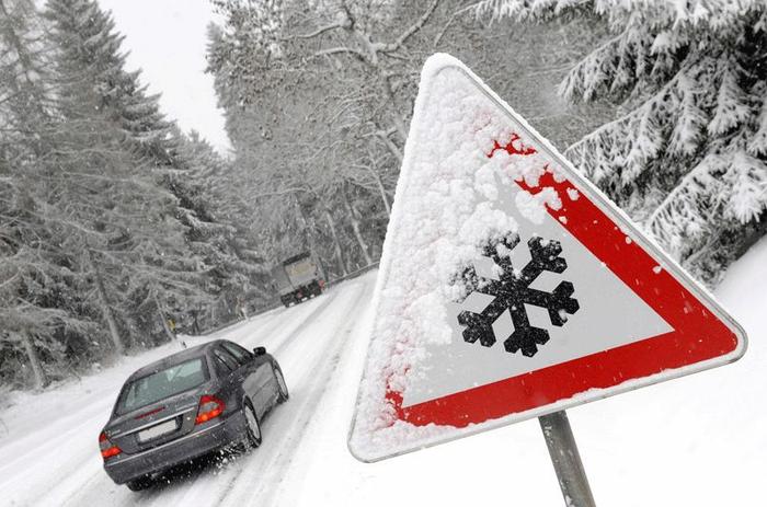 这六个雨雪天气行车锦囊，关键时刻能救命！