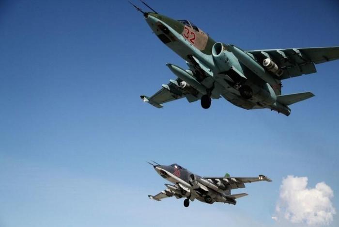 一架F22完虐两架俄罗斯战机，号称对抗五代机的苏35竟然没见面