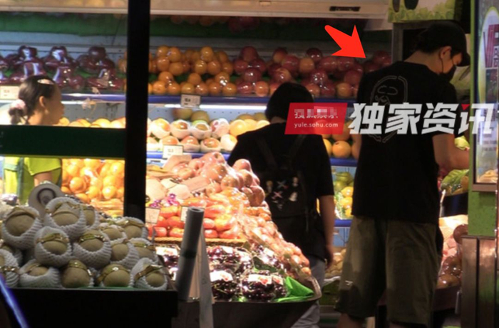 赵又廷意外曝光林更新王丽坤恋情，原来两人有这么多恋爱实锤！