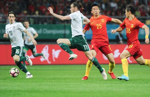 中国男足零比六输给威尔士，这位国足球员无疑表现最好！