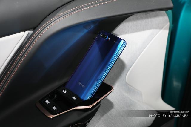 智能直感汽车BYTON Concept国内首试，49吋屏幕外还有这些秘密