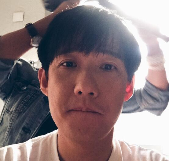 阿牛近照和老婆已秘密离婚多年 为整牙齿花100万