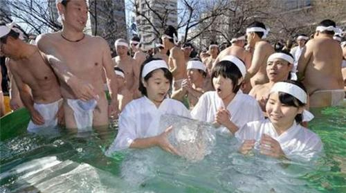 男女混浴, 日本出嫁的女儿婚前要一定和父亲一起洗澡