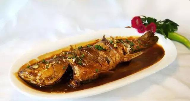 家常炖杂鱼的做法，简单又美味