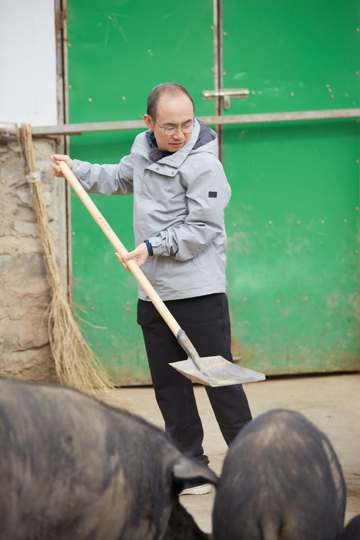 《我们在行动》助力满族村落脱贫 东方卫视传达精神扶贫重大意义