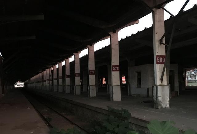柳州东站搬迁后，原址已经一片荒凉！你还记得它曾经的样子吗？