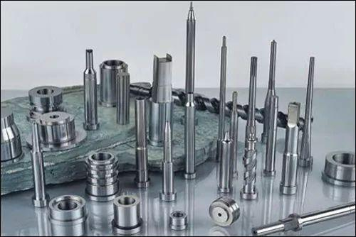 对于高端智能手表，为何会选择钛合金作为表壳材料？