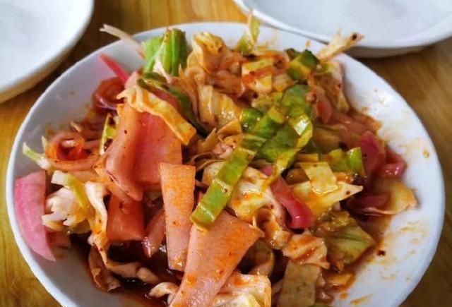 四川峨眉山不仅有美景更有美食 豆花饭物美价廉太好吃了