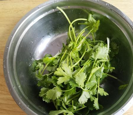 清脆爽口的凉拌菜，洋葱拌土豆丝，非常适合夏天