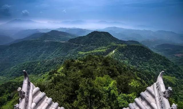 “满槐全席槐花宴，万亩槐林香满山” 给你一座天上人间