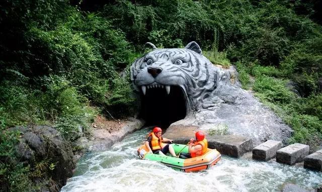 “满槐全席槐花宴，万亩槐林香满山” 给你一座天上人间