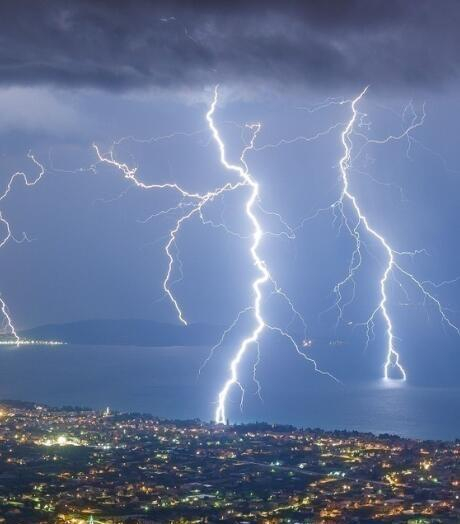 雷雨天气可以开空调吗 打雷家电应该断电吗