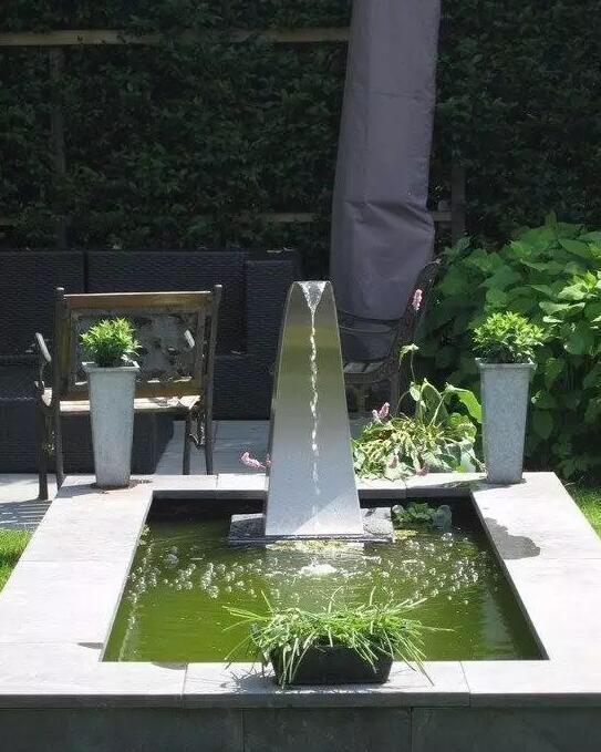 流水潺潺，8个值得参考的庭院小水系设计