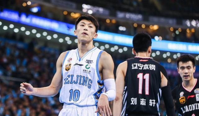 男篮主控迷失季后赛4战仅得10分，关键引援却成北京被淘汰真因
