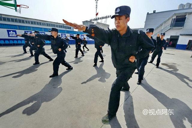 陕西蓝盾为全国安保输送人才  擒拿格斗小女生也威风八面
