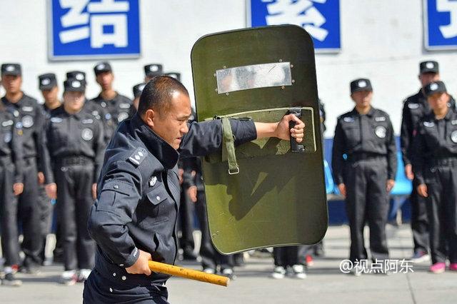 陕西蓝盾为全国安保输送人才  擒拿格斗小女生也威风八面
