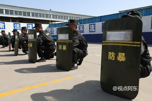 陕西蓝盾为全国安保输送人才  擒拿格斗小女生也威风八面