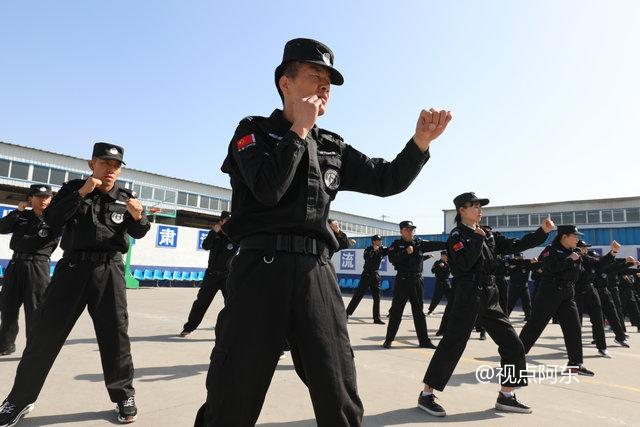 陕西蓝盾为全国安保输送人才  擒拿格斗小女生也威风八面