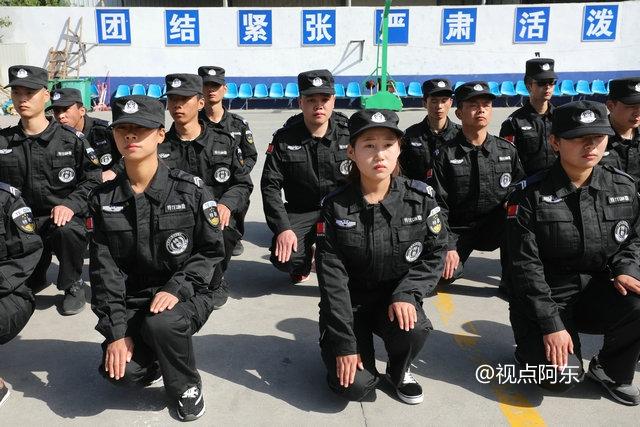 陕西蓝盾为全国安保输送人才  擒拿格斗小女生也威风八面