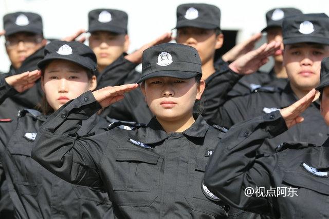 陕西蓝盾为全国安保输送人才  擒拿格斗小女生也威风八面