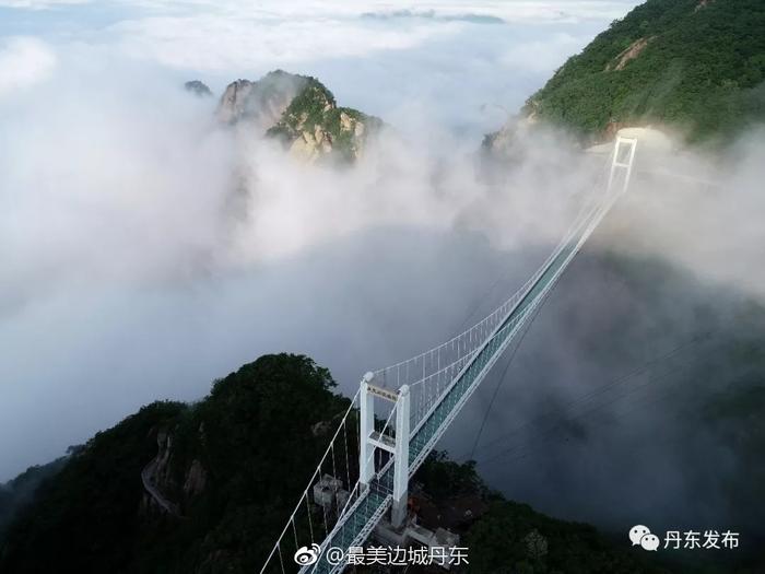 太刺激了！丹东凤凰山景区开通全国第2座玻璃悬索桥