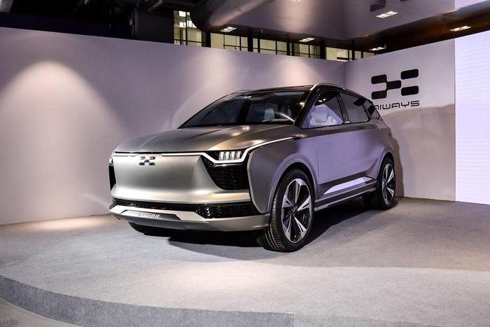 技术成果-全球首创上钢下铝车身结构模块化智能电动汽车平台
