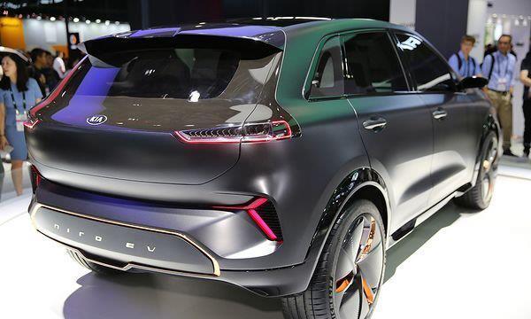 最高续航里程380km：KIA 起亚 展出 Niro EV 纯电动概念车