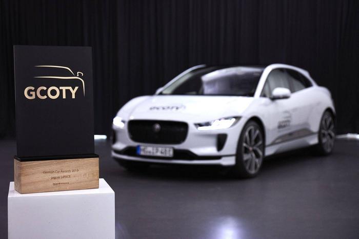 超BBA赢得德国最佳，I-PACE错位竞争Model X，功率低加速更快