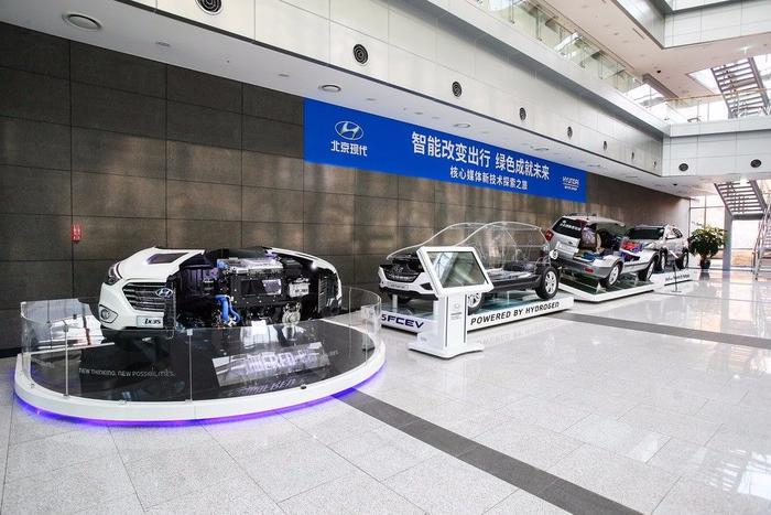 亚洲CES展最强黑科技 现代汽车带来了一台“移动空气净化器”