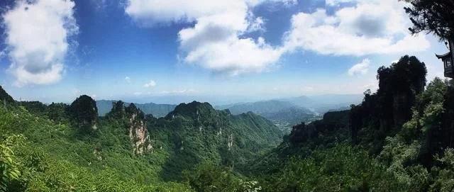 准备去张家界旅游,有口碑好的当地导游能推荐的吗?