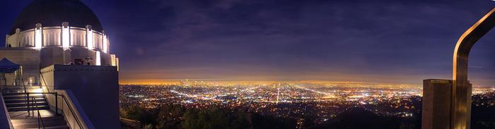 天黑后，洛杉矶成地面“星城”，城市夜景犹如科幻大片