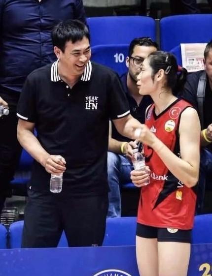 天津女排主帅否认引进朱婷 希望李盈莹朱婷世俱杯成对手
