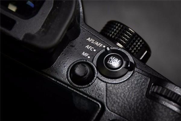 单反相机的对焦模式：MF AFC AFS AFA 各代表什么意思？
