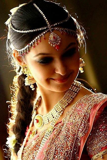 印度女人真的很美，宛如油画中走出的仙子！
