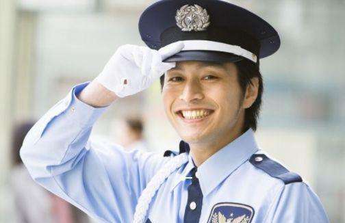 我国什么级别的警察才能穿“白衬褂”? 市公安局长可以穿吗?