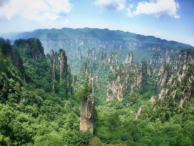 准备去张家界旅游,有口碑好的当地导游能推荐的吗?