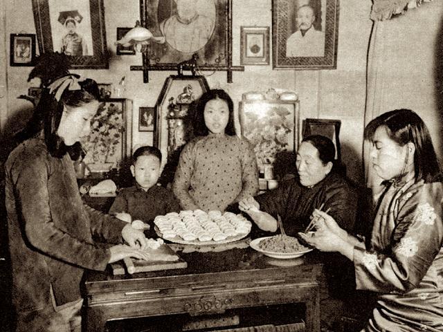 北京旧影1942年，生活在四合院的女人们