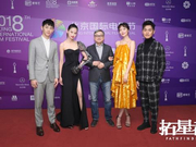 “哑巴”矿工宋洋变身《拓星者》主创亮相北京电影节红毯