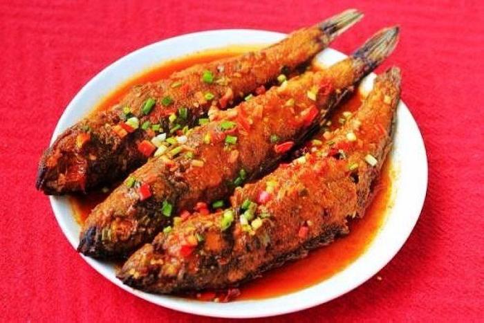 新疆有很多种鱼，你知道在哪里吗？来了一定要吃什么鱼？