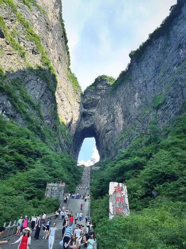 准备去张家界旅游,有口碑好的当地导游能推荐的吗?