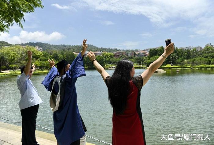 没了凤凰花的厦门大学毕业季, 最美校园成火爆景点