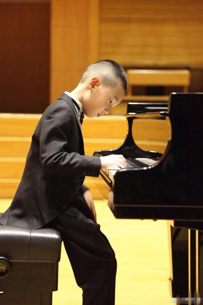7岁林大竣获13次钢琴比赛奖 林永健称比上春晚还紧张