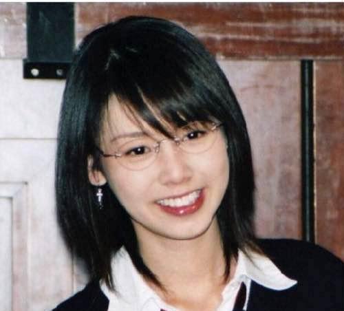 日本女防相稻田朋美年轻时的老照片: 没想到她年轻时候那么好看