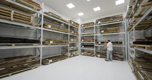 宾利慕尚内饰大改款，采用“液态琥珀”木材10万元一公斤？