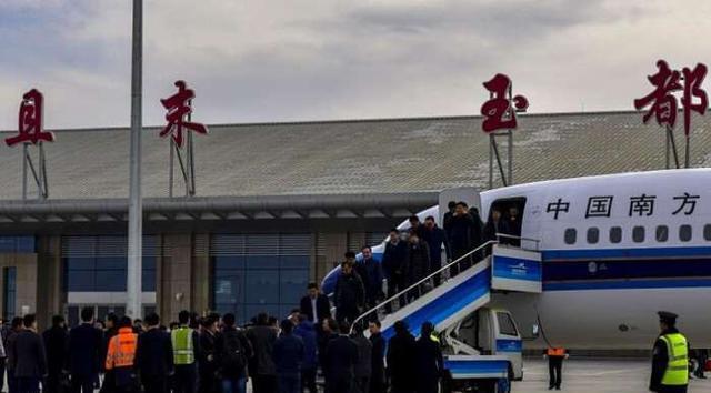中国面积第二大县, 即将更换新机场