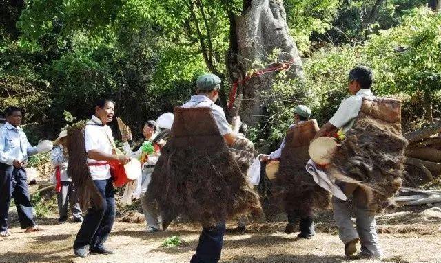 峨山花鼓舞，敲响彝族文化传承的鼓点