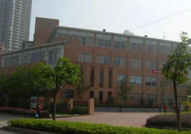 重庆这些“土豪”学校，从幼儿园开始就读不起了…