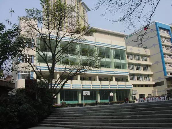 重庆这些“土豪”学校，从幼儿园开始就读不起了…