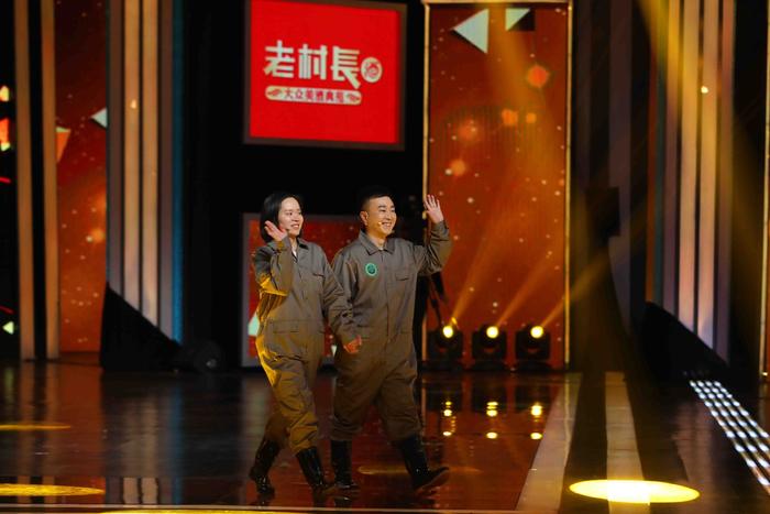 《欢乐中国人2》现场连线国宝熊猫“爸爸妈妈”分享“滚滚”日常
