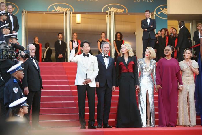 张震现身戛纳电影节闭幕式红毯 谈亚洲电影：它需要被更多人看到
